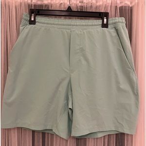 Mens Lululemon Pacebreaker shorts. 7” lined.